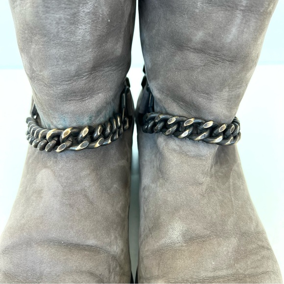 STUART WEITZMAN Citylink Taupe Suede Metal Link Chain Moto Biker Boots Sz 7.5 W - Picture 5 of 14